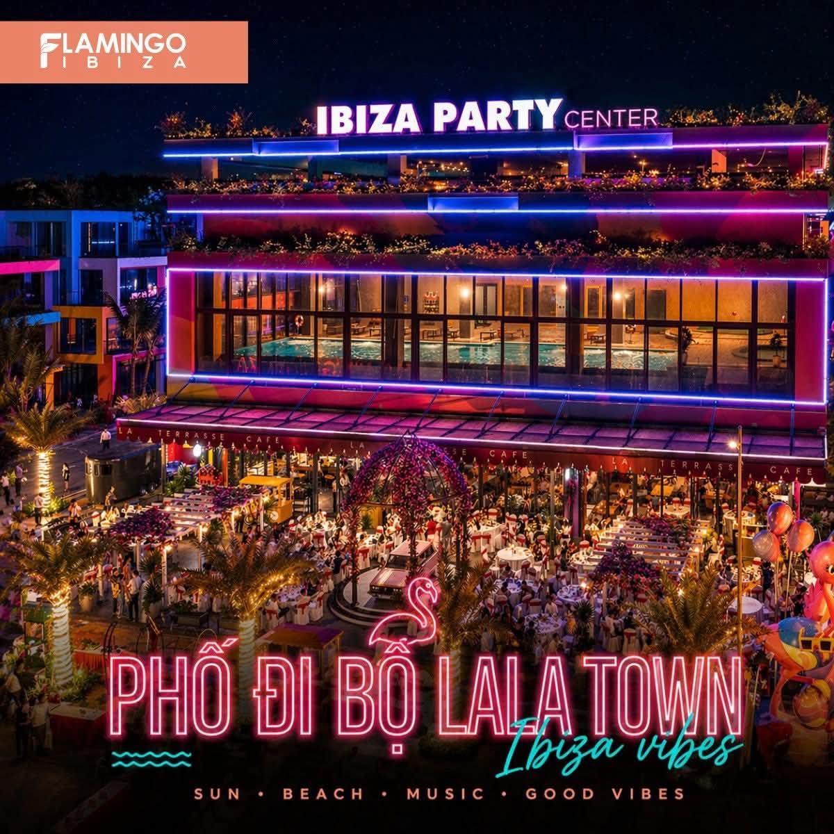 Phố Flamingo sầm uất trong khu resort